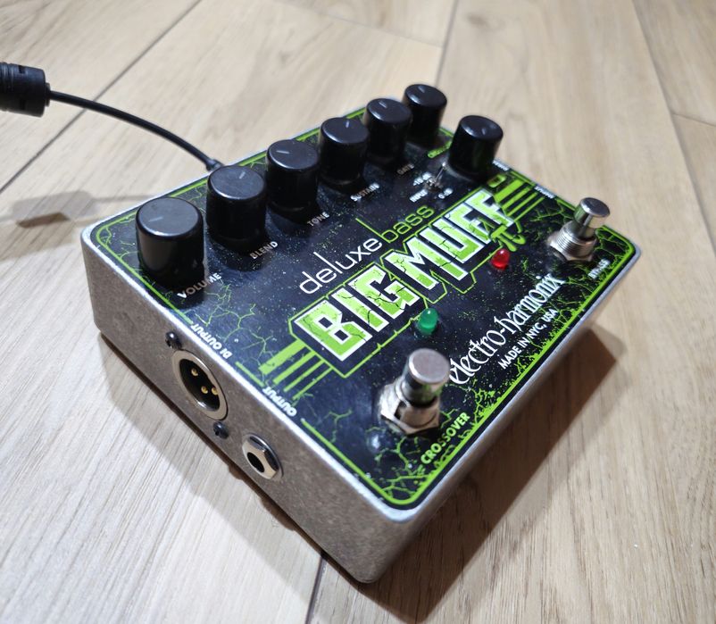 Педаль эффектов Electro-Harmonix Deluxe Bass Big Muff