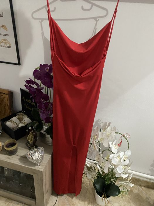 Rochie rosie Bershka