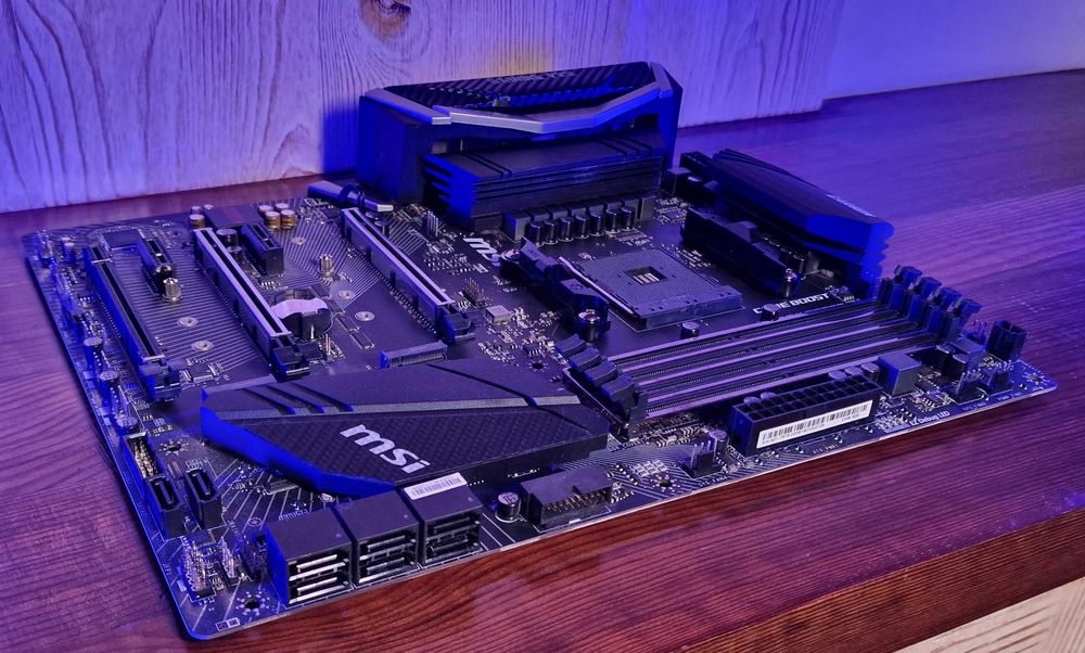 Продавам дъно Mainboard MSI X470 GAMING PRO CARBON AM4, AMD