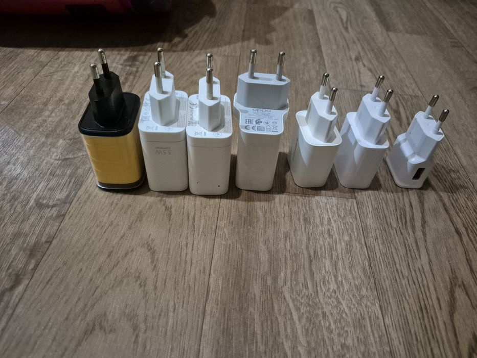 Продаю адаптеры для сотового телефона