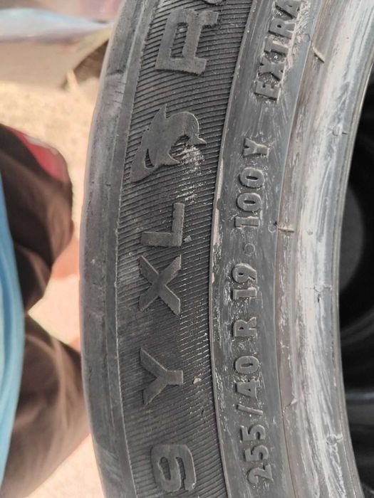 Гуми 4 бр. Комплект 255/40 R19 +2 подарък