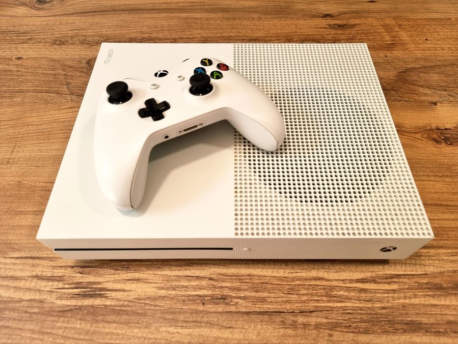 Продаваме Xbox One S