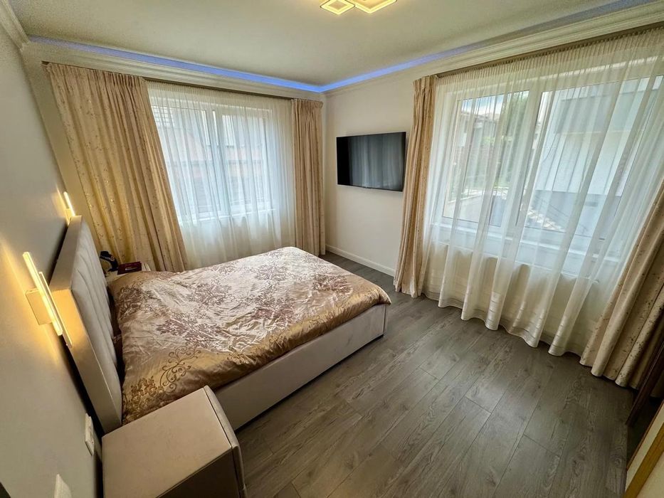 PF vând apartament 3 camere, floresti