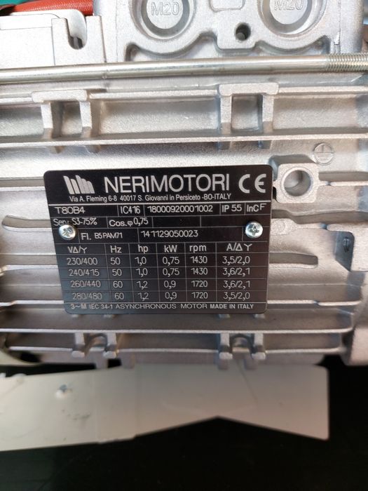 Vând motor trifazic