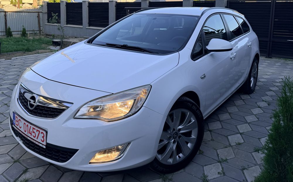 OPEL Astra 2013 — imagine 3