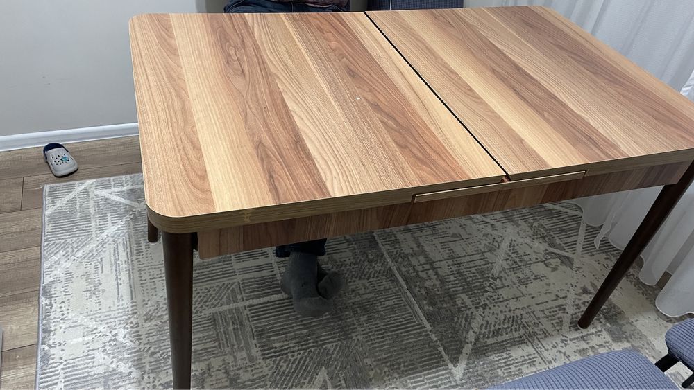 Продам кухонный стол