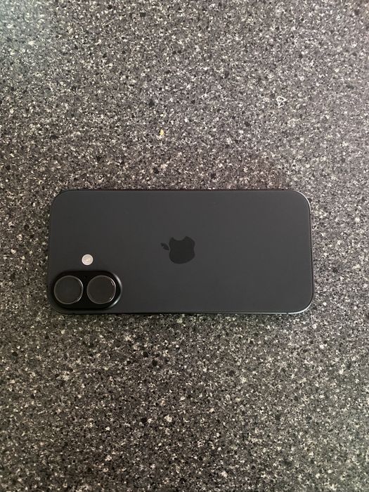 Iphone 17 в отличном состояний