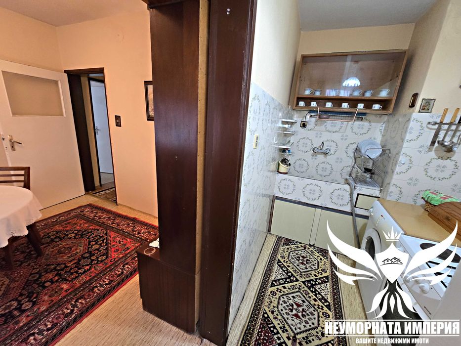 Продавам четиристаен апартамент 94кв. 1ет. гр.Асеновград, кв.Изток