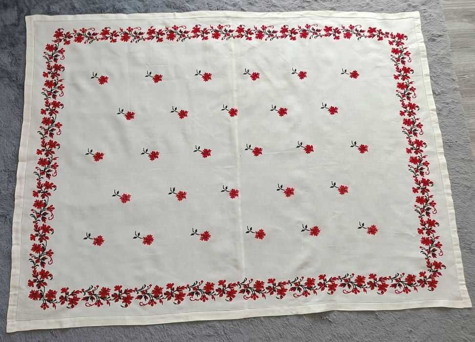 Porturi naționale broderii + o icoană brodată cadou