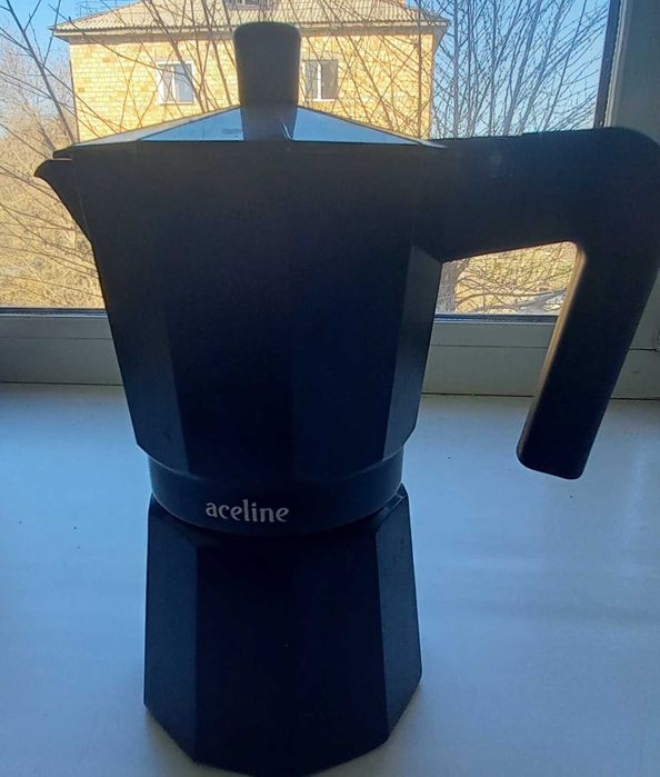 Продается кофеварка Aceline
