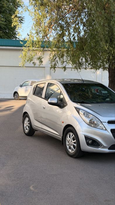Spark sotiladi 2011 yil 179000 km Aftamat