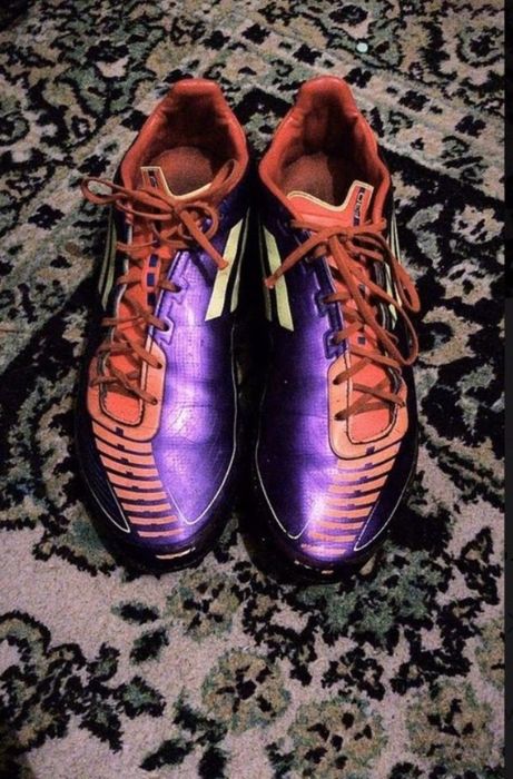 Продам бутсы adidas