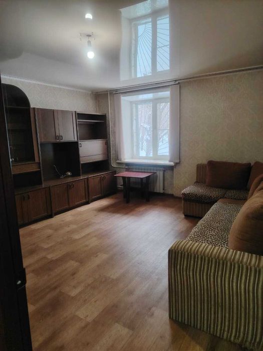Продам однокомнатную квартиру на 1/9 39кв.ул.На.им.Славского 54
