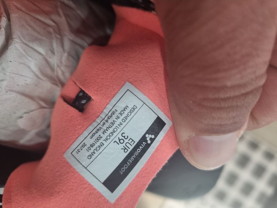 Adidasi vivobarefoot