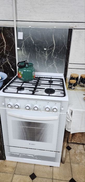 Газ плита.   Б/у