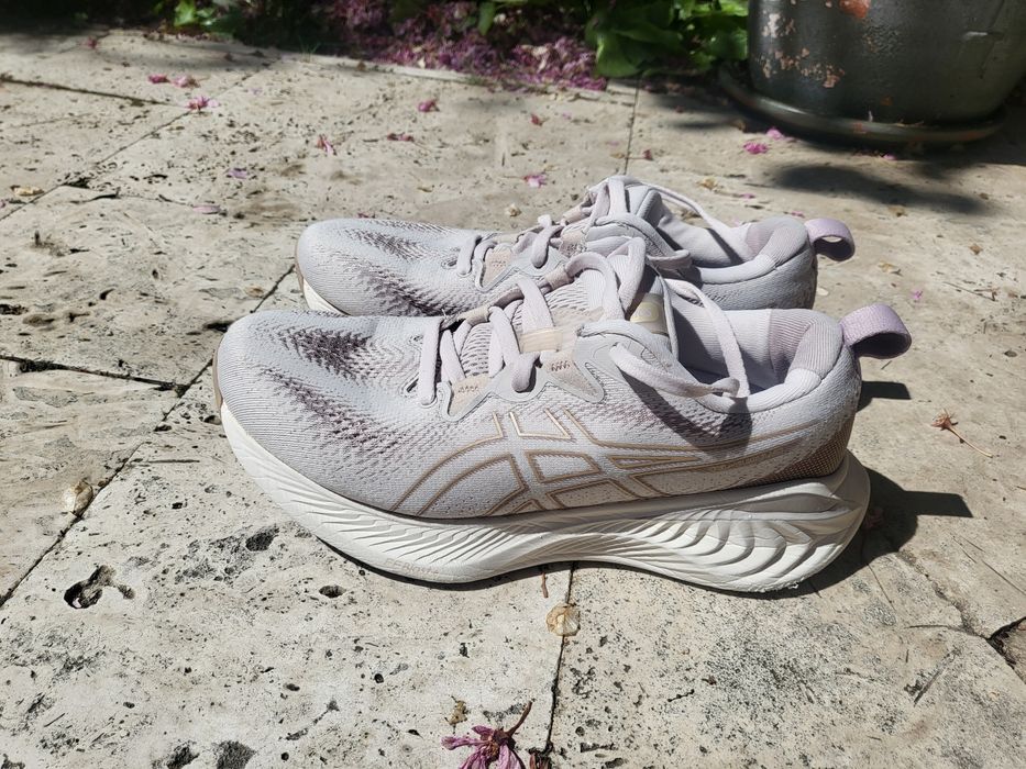 Pantofi alergare femei Asics marimea 40 bej/roz pal