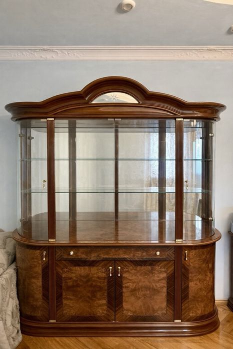 Шкаф сервант для посуды