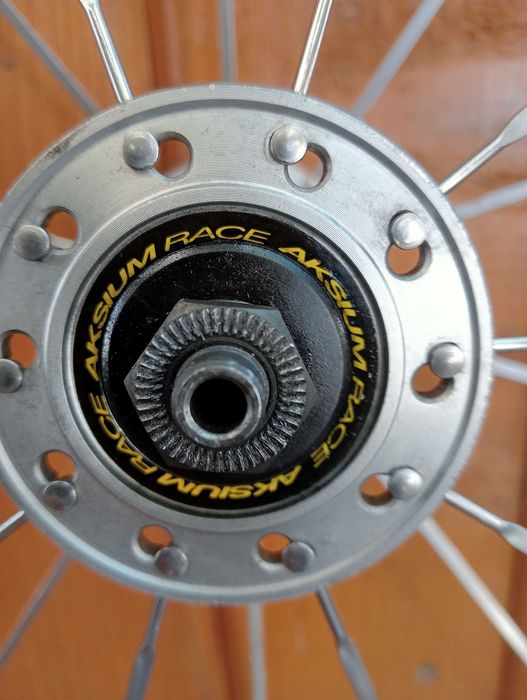 Angrenaj pedalier Deore manete  Shimano SLX schimbator spate Deore XT  Roata fata Mavic Campagnolo cursiera sea SQlab
