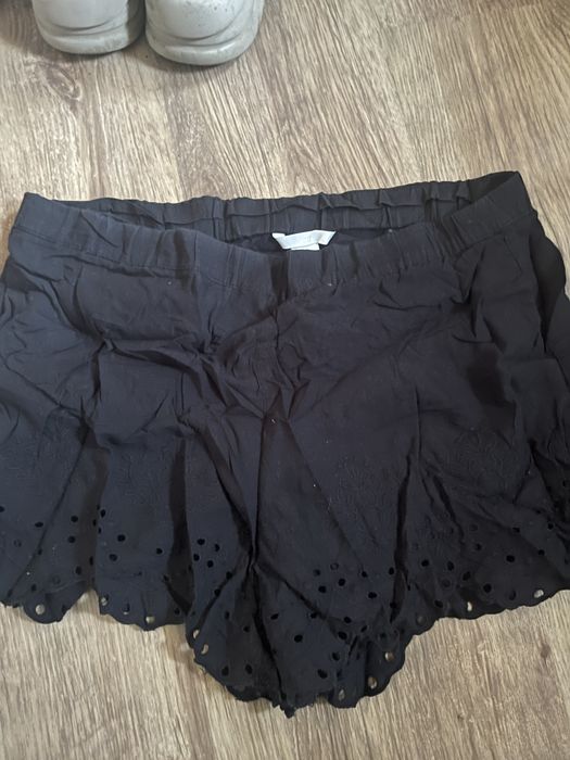 Pantaloni scurți negri pentru femei