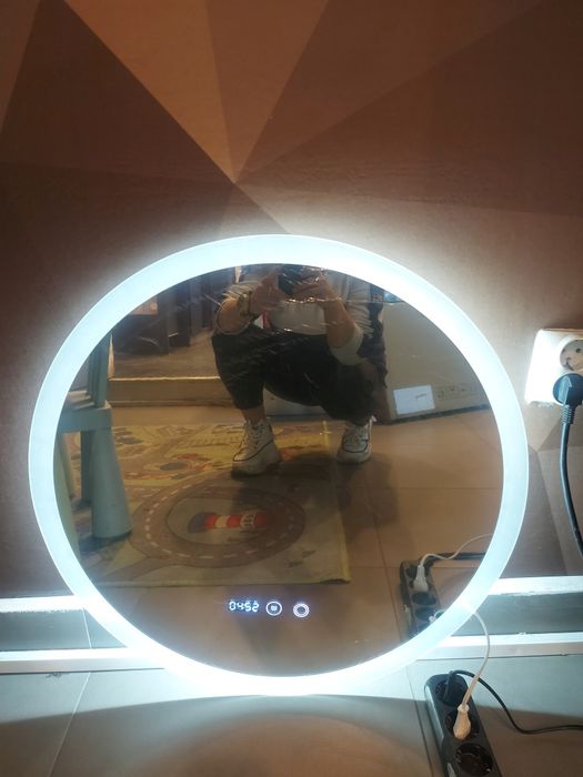 Oglinda de baie cu led și dezaburire