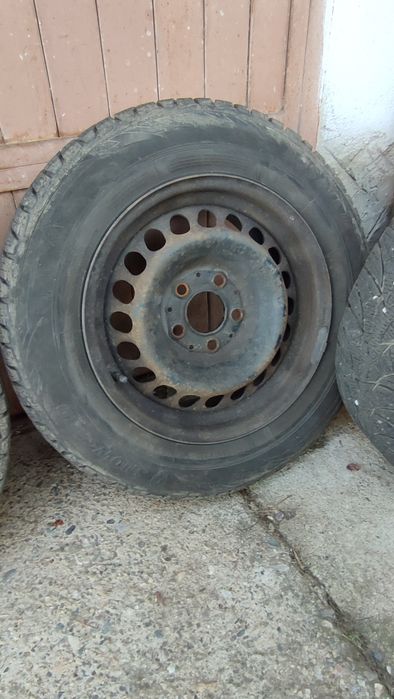 Зимни гуми 205/65/R15 5 броя
