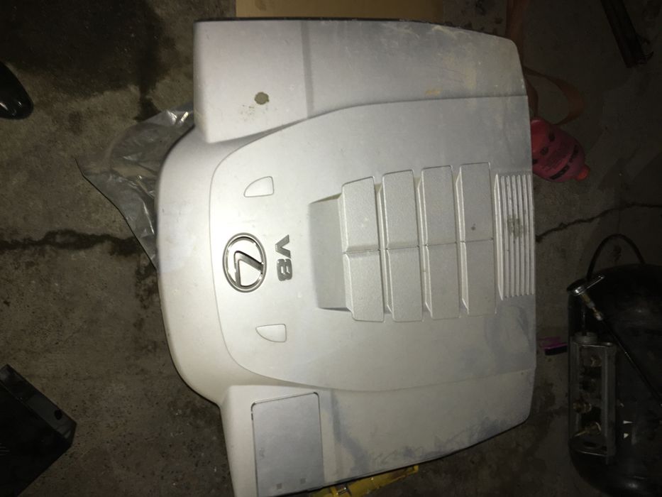 Продам моторную крышку от лексус 470