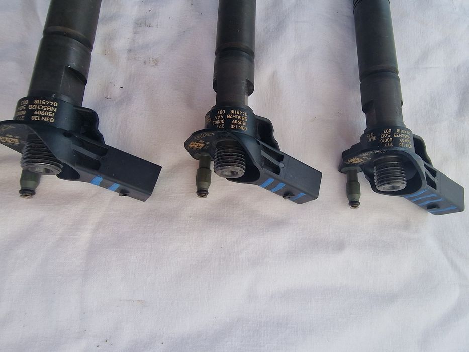 Vand injectoare de passat B8 varianta de 240cp