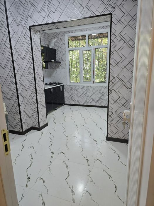 Продаётся  1 /2/5 Авиасозлар 1 ,Кадышева,  2*6 балкон