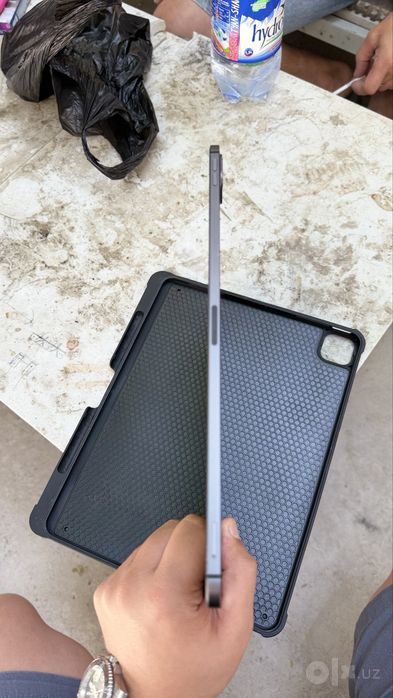 Продам ipad pro 12.9 5 го поколения