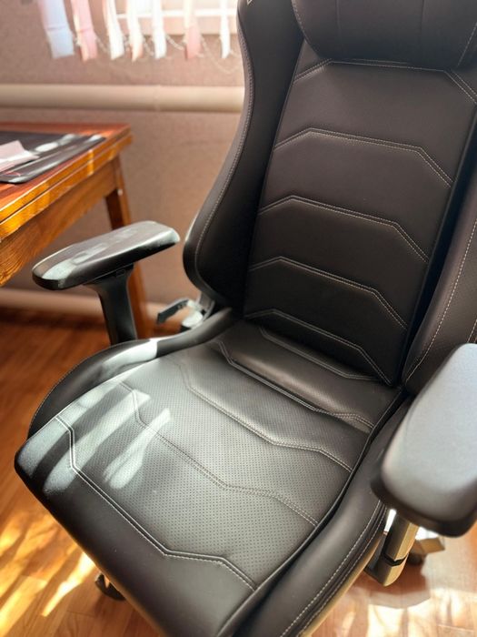 Продам игровое кресло