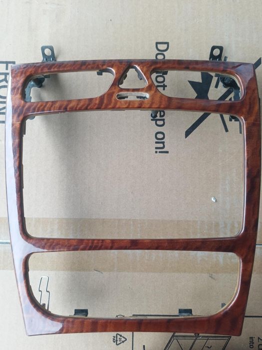 Детайли за Mercedes Benz w203 преди фейс