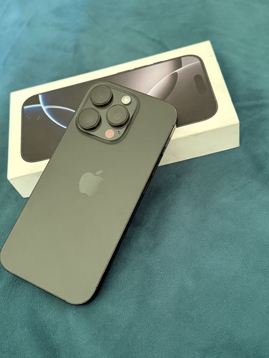 Vând iPhone 16 Pro 256GB