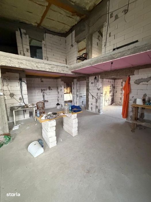 Casa , P+1, TEREN 1000 MP, Pielesti