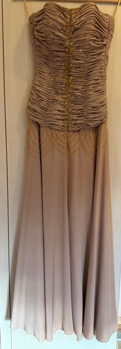 Бална рокля. Роклята е шита по поръчка.