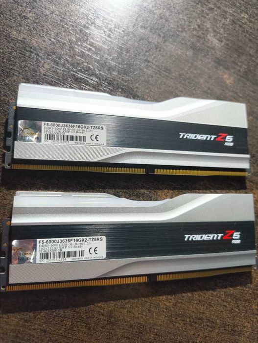 KIT Memorie RAM 32GB DDR5 G.Skill Trident Z5 RGB Silver 6000Mhz CL36