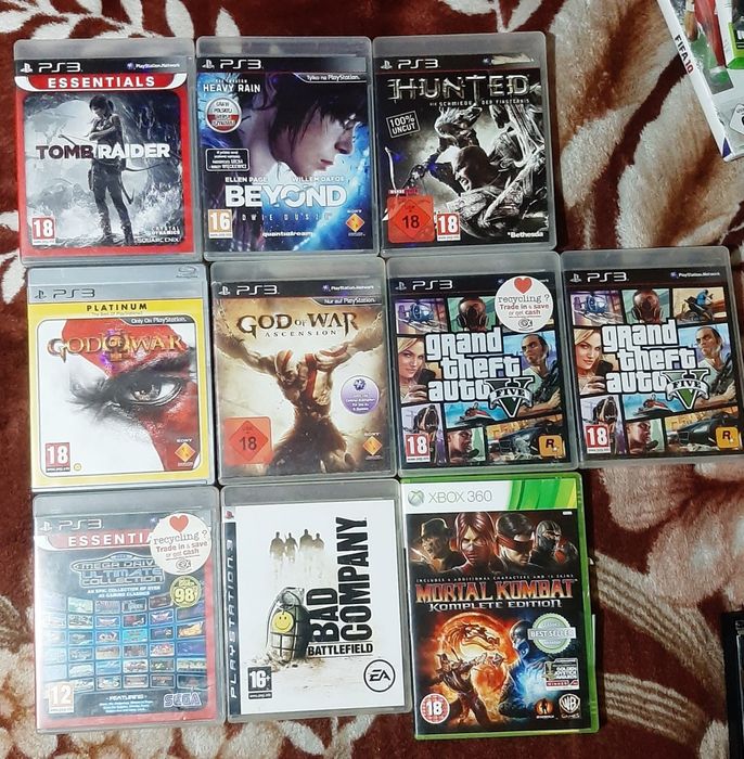 Vând în stare buna manetă PlayStation 3