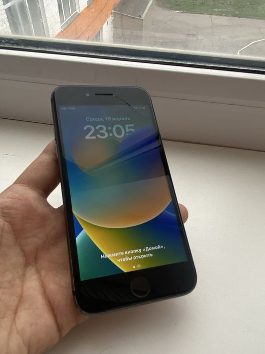 Продам айфон 8 на 64гб