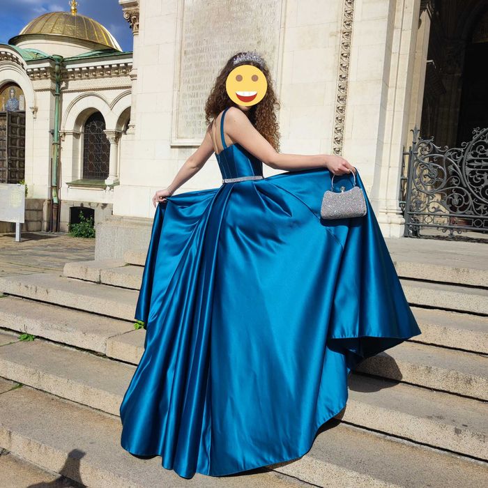 Бална синьо зелена рокля с бюстие