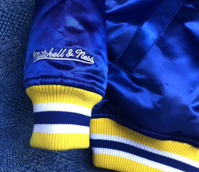Mitchell & Ness NBA Golden State Warriors Heavyweight Satin Jacket - L