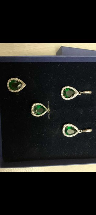 Продам набор серги кольцо и кулон
