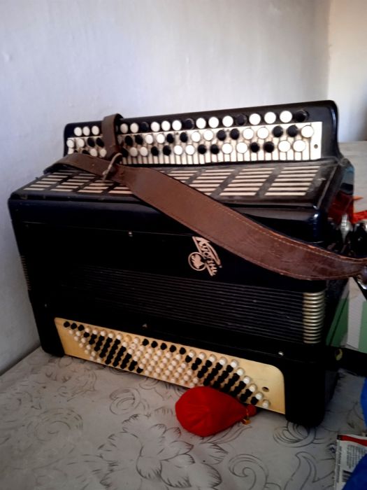 Срочно продам Баян ,Кубань в хорошом состояний