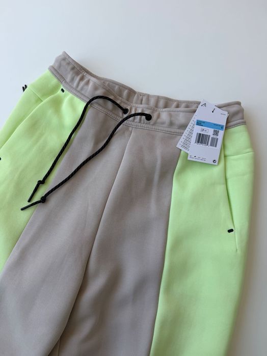 Nike tech fleece 2026 green