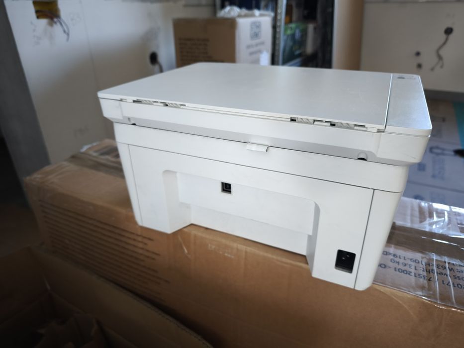 Vând imprimanta HP LaserJet MFP PRO M28a STRICATA PARTIAL