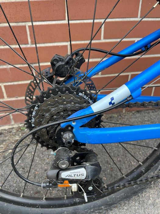 Vând Bicicletă CUBE Acid 240 Disc