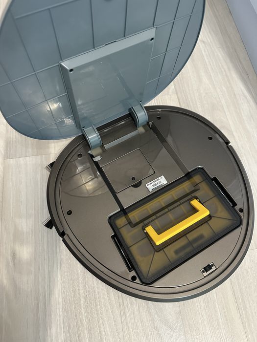 Продам робот пылесос Fmart