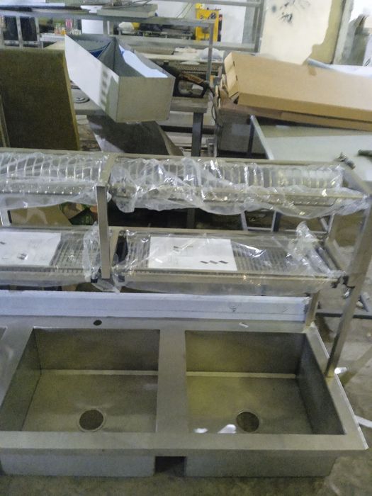 Стол производственныи из нержавеющей стали