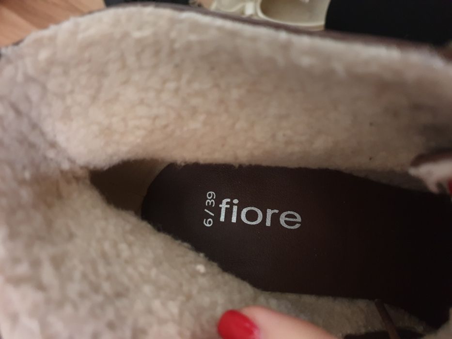 Дамски кафеви боти