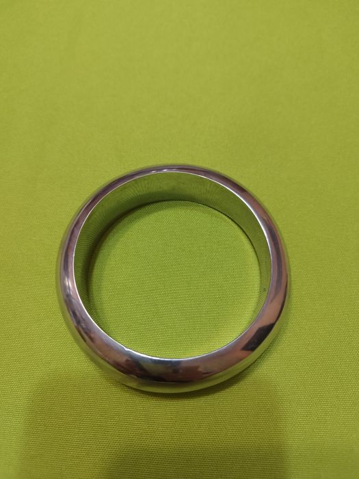 Продавам много красива гривна