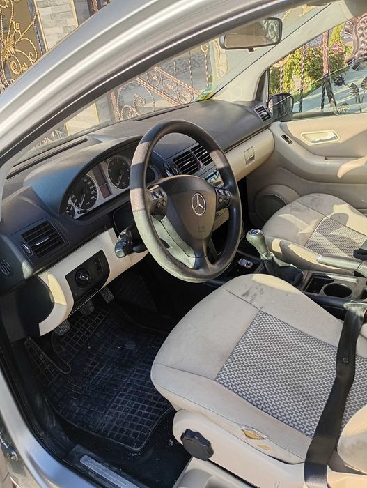 Vând Mercedes A150