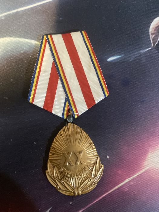 insigna militara comunista